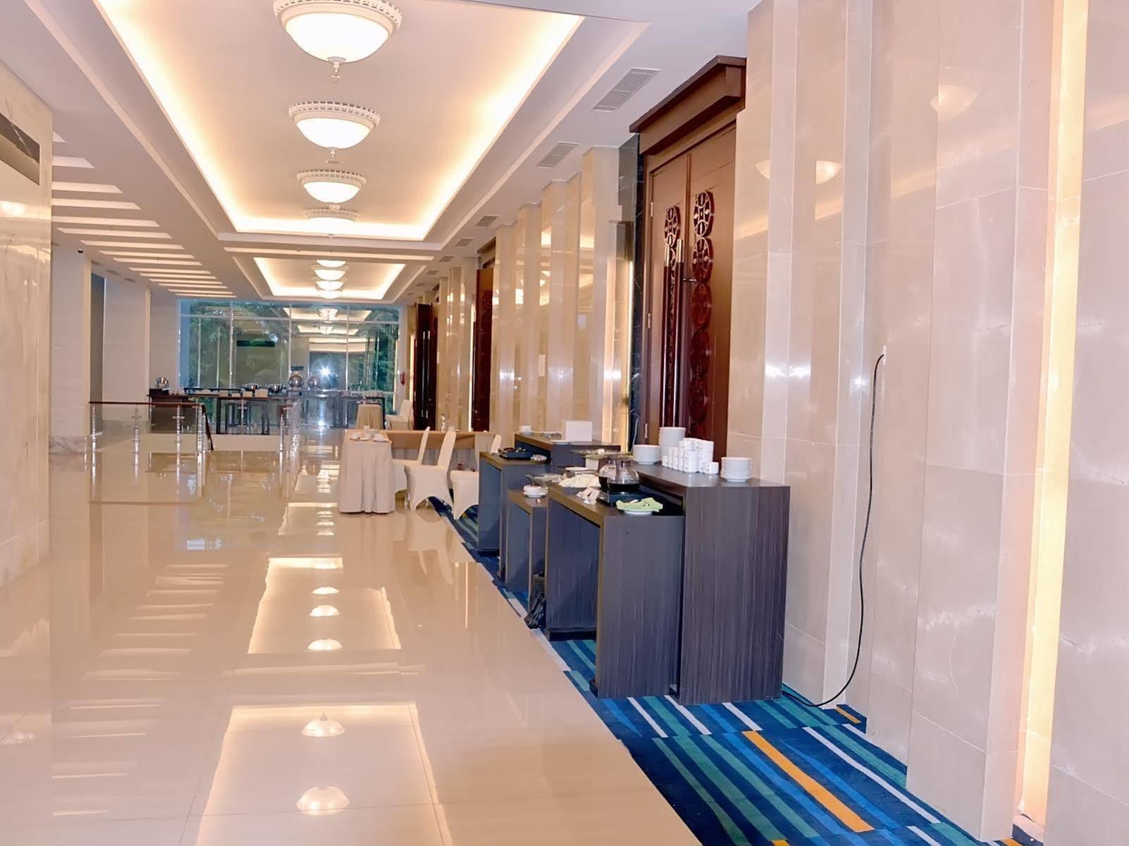 Hotel Santika Pekalongan Exterior foto